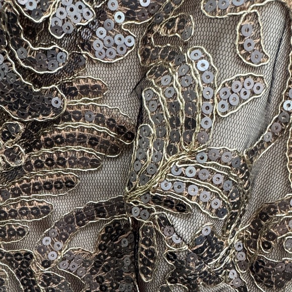 NEW Tadashi Shoji Metallic Lace Elegant Gown - Picture 3 of 16